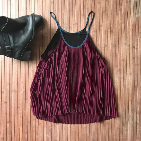 UO • Cooperative Tank Top - Picture 2 of 3